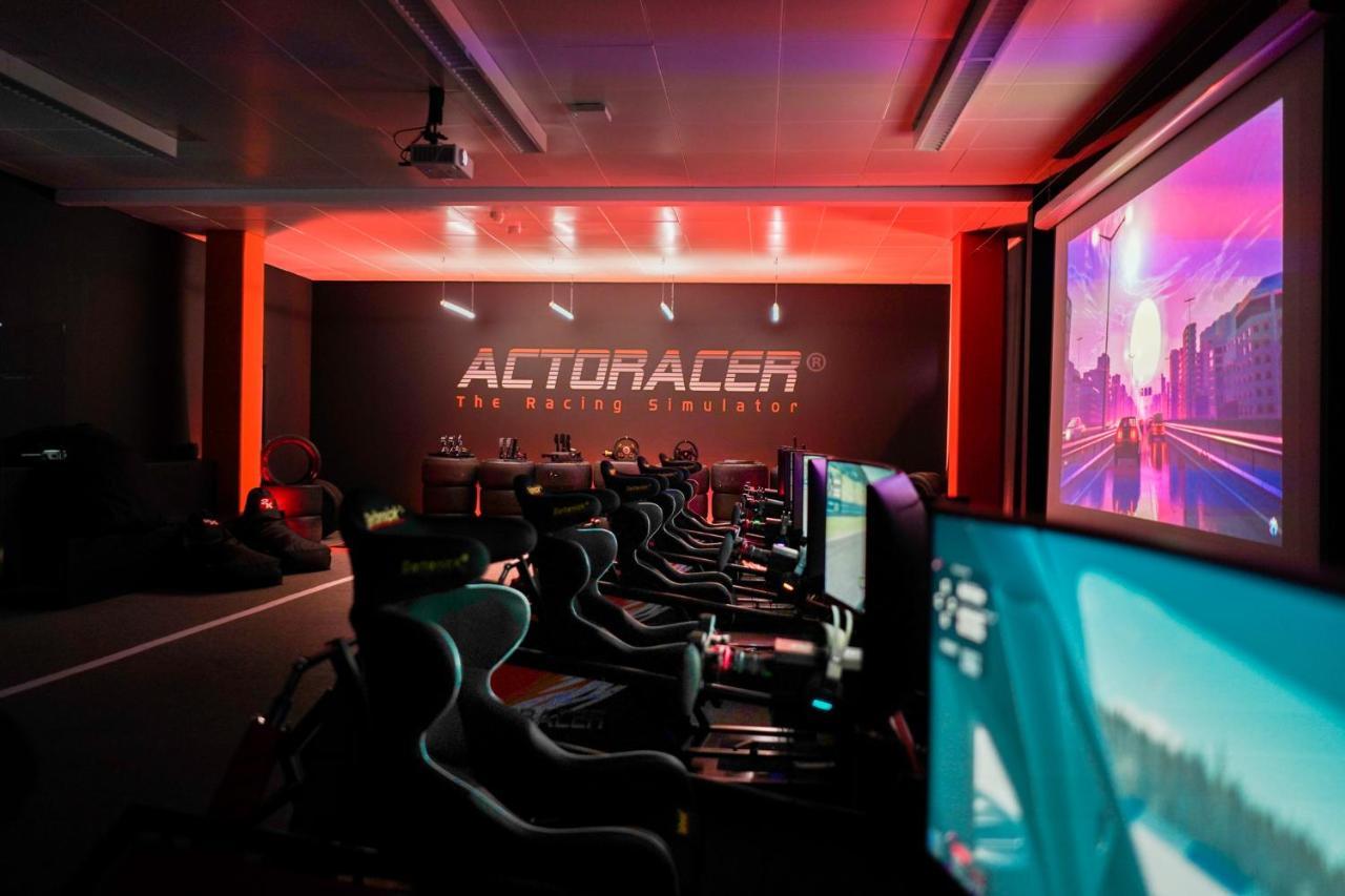 ハンブルク Rcadia Gaming House Bed & Breakfast エクステリア 写真