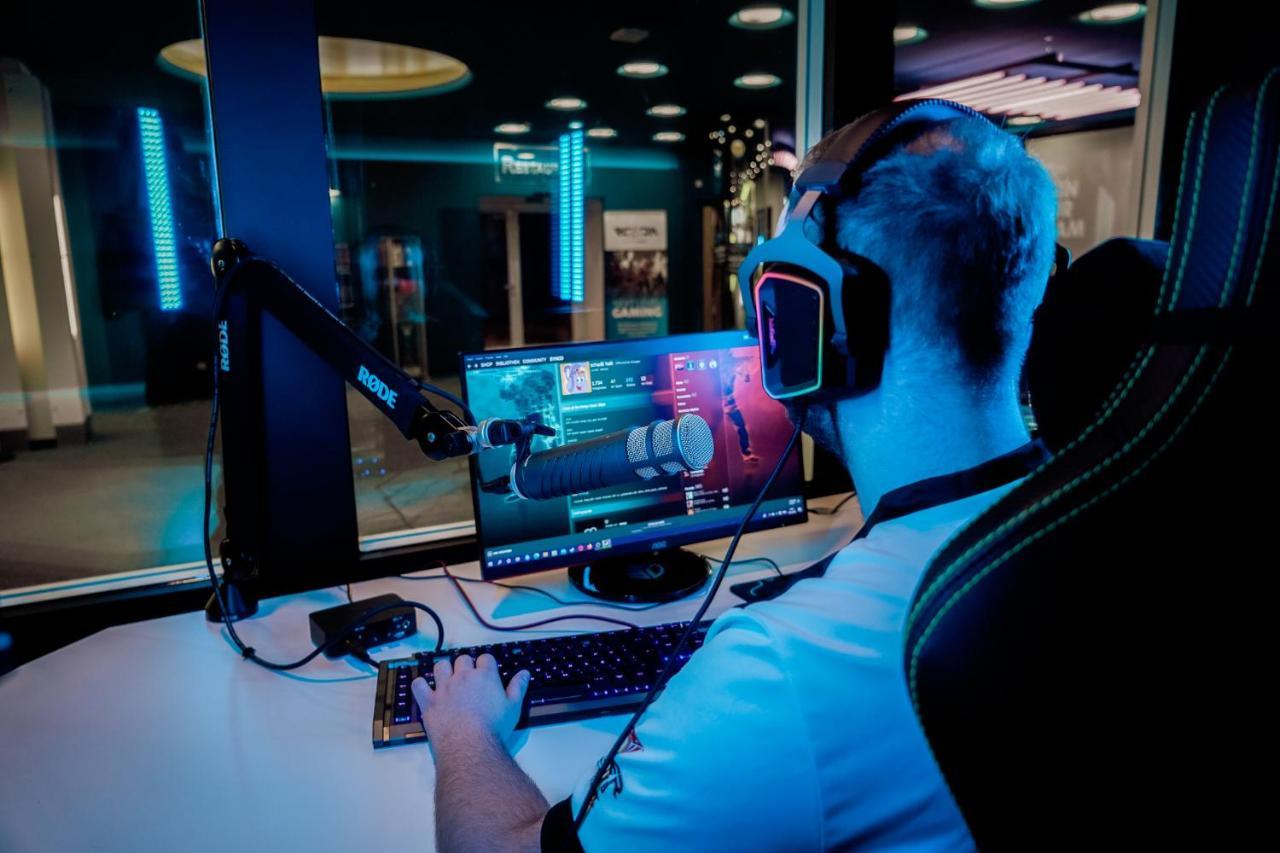 ハンブルク Rcadia Gaming House Bed & Breakfast エクステリア 写真