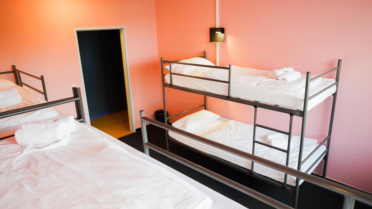 ハンブルク Rcadia Gaming House Bed & Breakfast エクステリア 写真