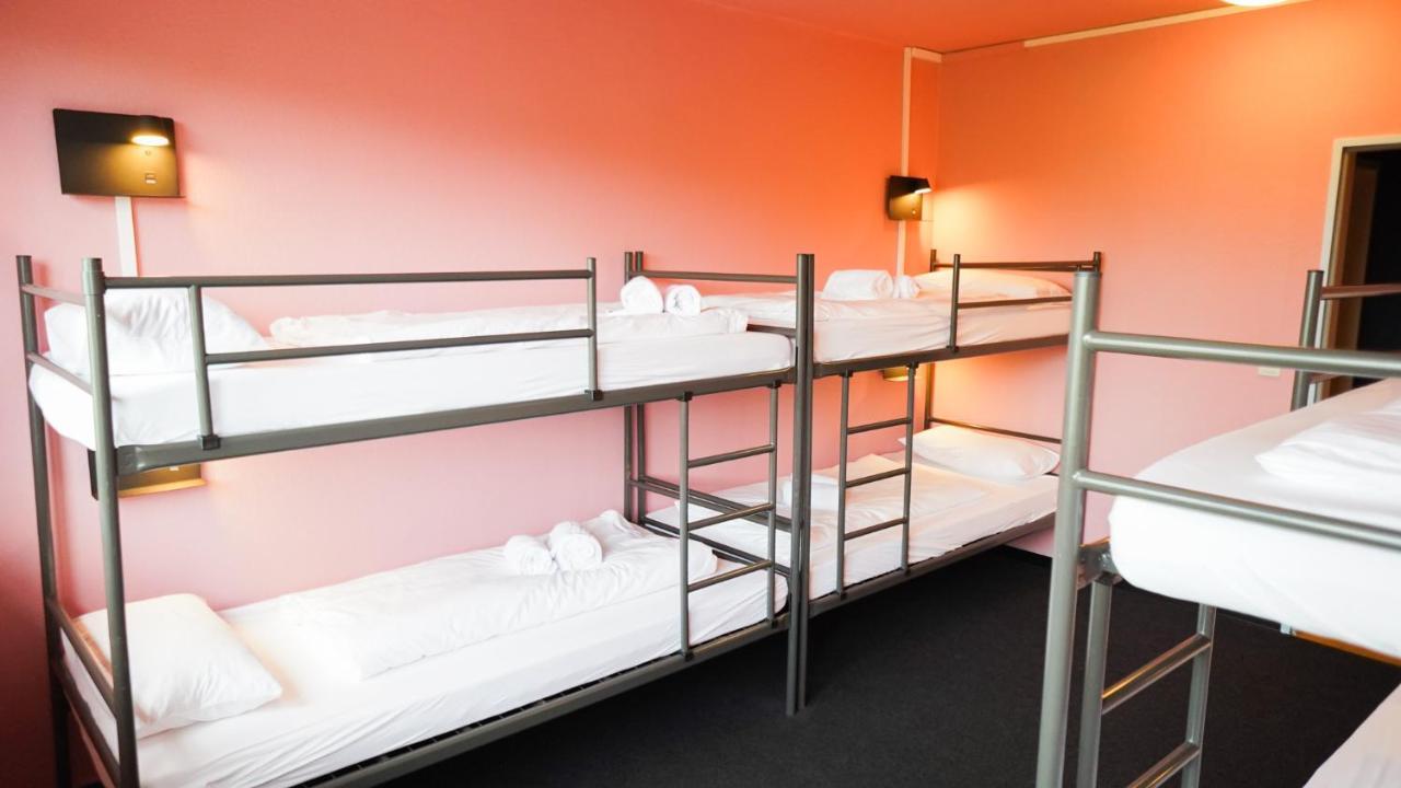 ハンブルク Rcadia Gaming House Bed & Breakfast エクステリア 写真